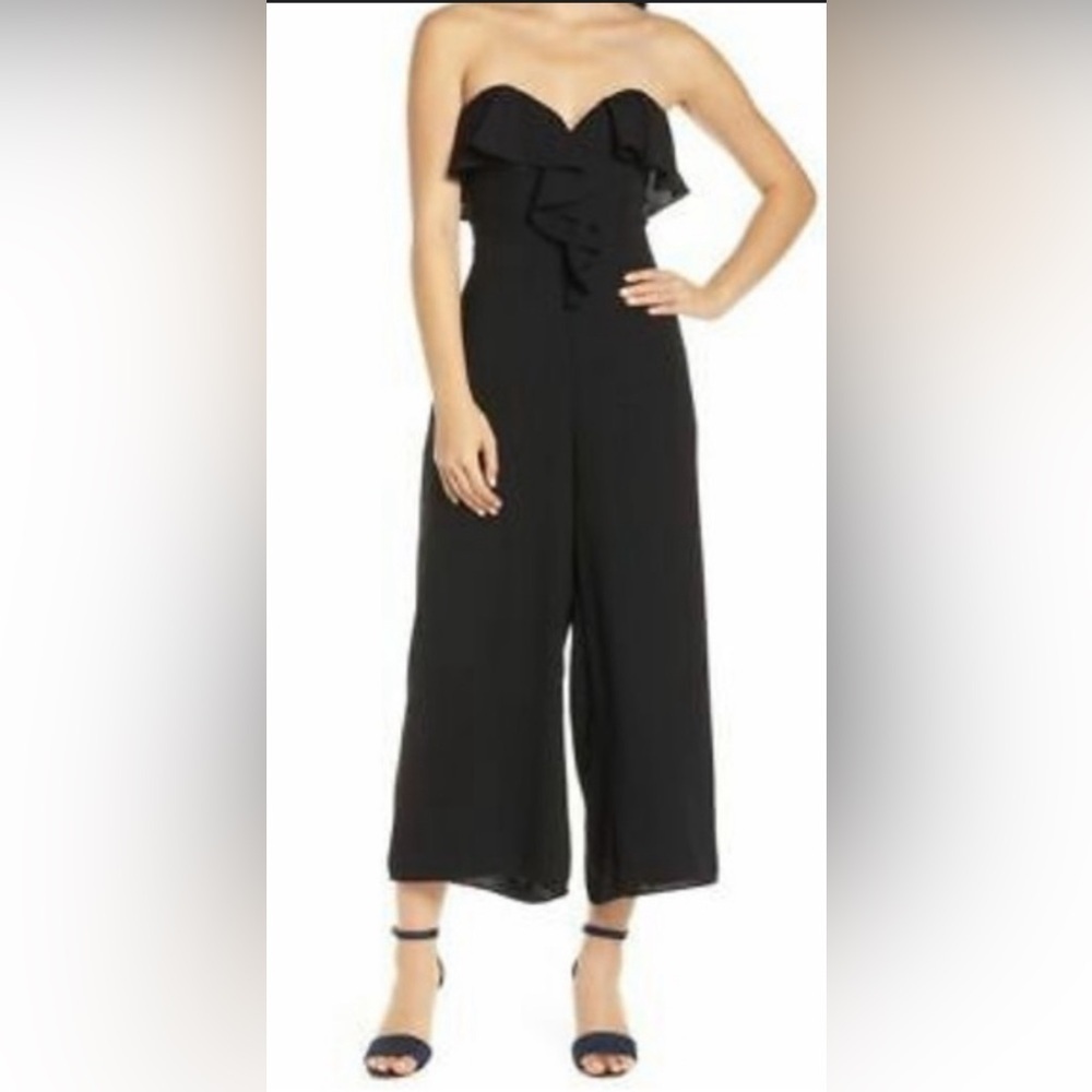 Chelsea28 Black Wide Leg Jumpsuit with Elegant Silhouette